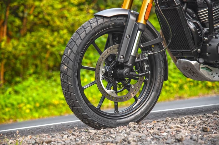 Triumph Scrambler 400 X front brake